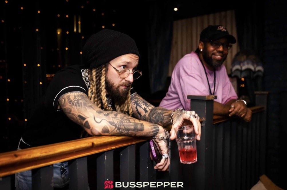 2000_redd's tweet photo. #throwbacktuesday @Busspepper Dancehall Gold Christmas Edition https://t.co/KaROWY5aKH