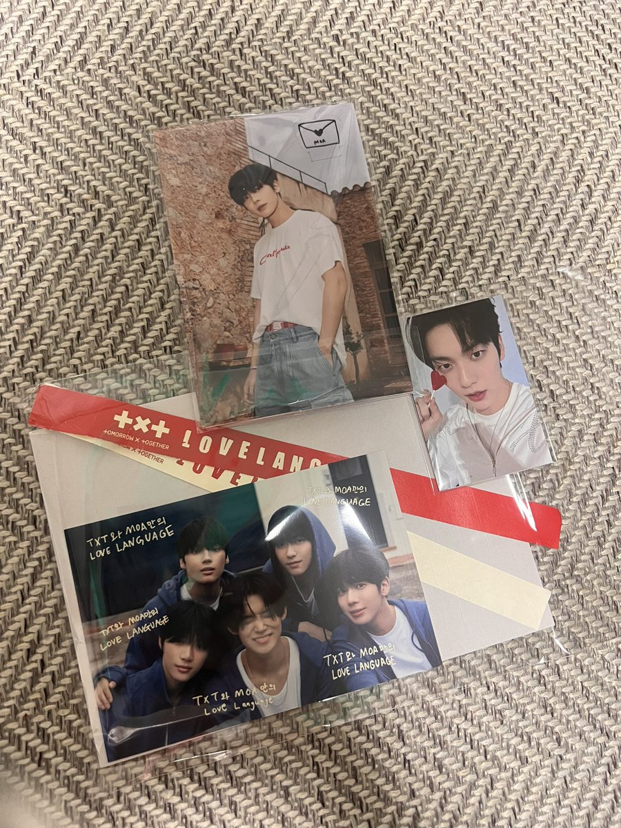 _TENs2's tweet photo. 투바투 러브랭귀지 공방 포카 양도 sell

미개봉 포토카드, 엽서, 팔찌, 태현 스탠드 구성

set all 9

편의점 택배 가능 dm 주세요!

써치샷도 첨부합니다! 

럽랭 위버스 특전 뿔바투 팝업 연준 수빈 범규 태현 휴닝카이 txt 투모로우바이투게더 교환 love language 역조공 poca pc 특전 https://t.co/s9vX1CftT5