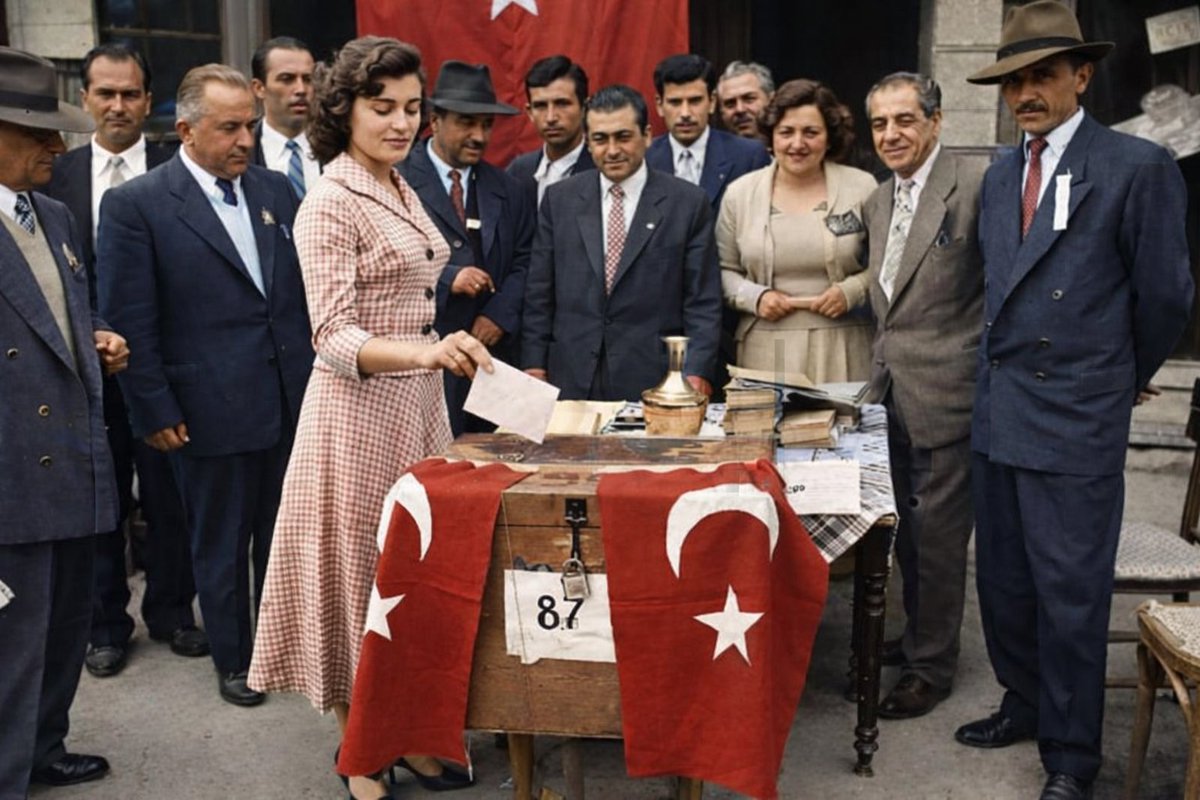 The very first election after Turkish women earned full political rights, early 1930s 🇹🇷