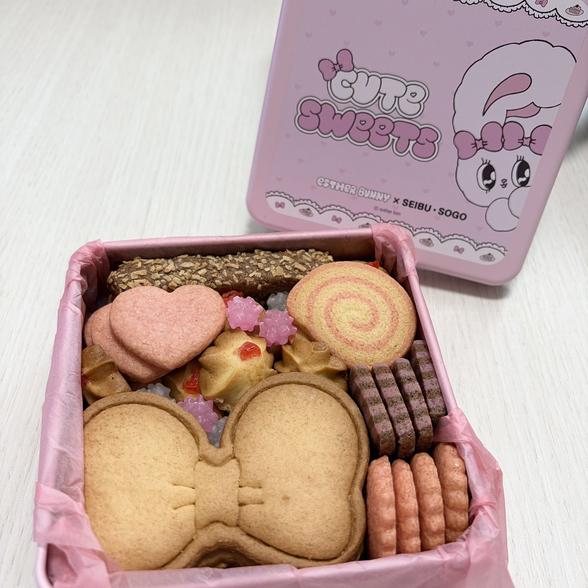 可愛いクッキー缶買えて満足(  ᐢ ᵕ ᐢ )✌︎💖