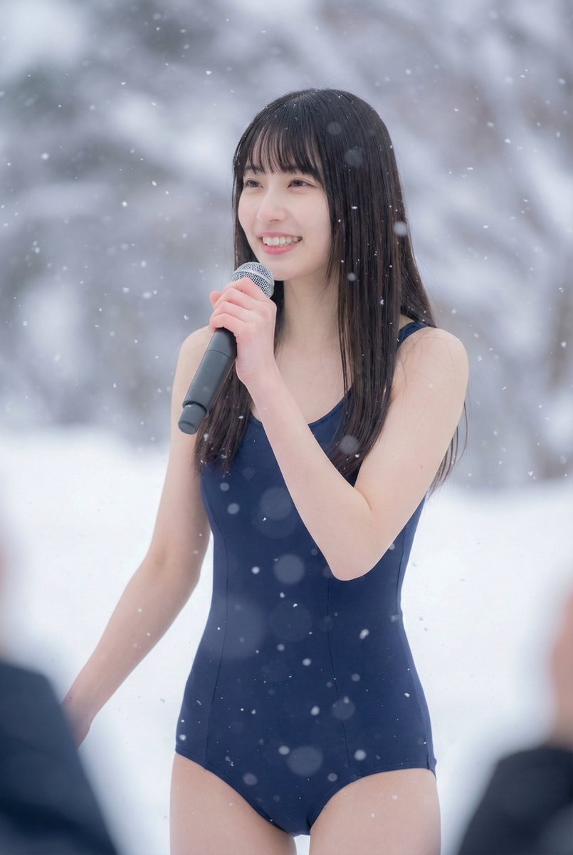 muchusan's tweet photo. なんで雪の中でスク水だと炎上するん？
#aiアイドル https://t.co/nv5FFiQ8sx