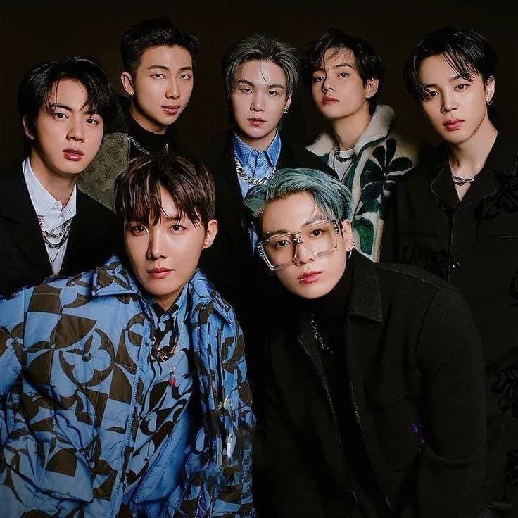 mpregisreal69's tweet image. what i think a BTS halftime show performance would look like for the superbowl 

+ my idea for a setlist