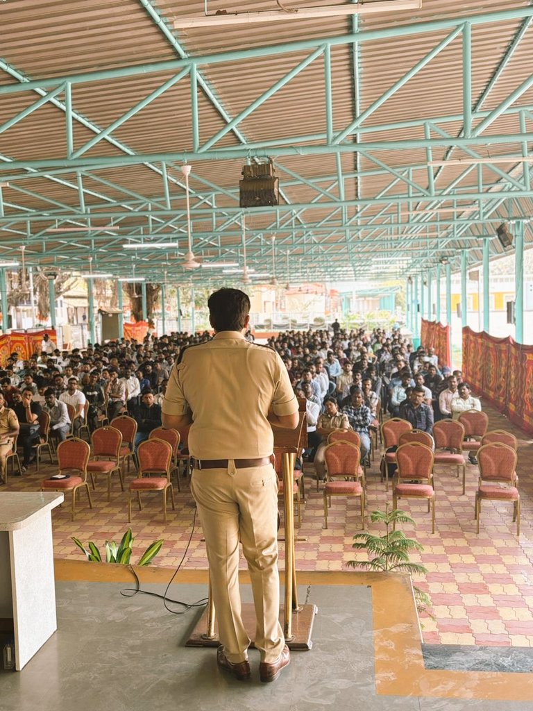 पुणे शहर वाहतूक पोलीस tweet media