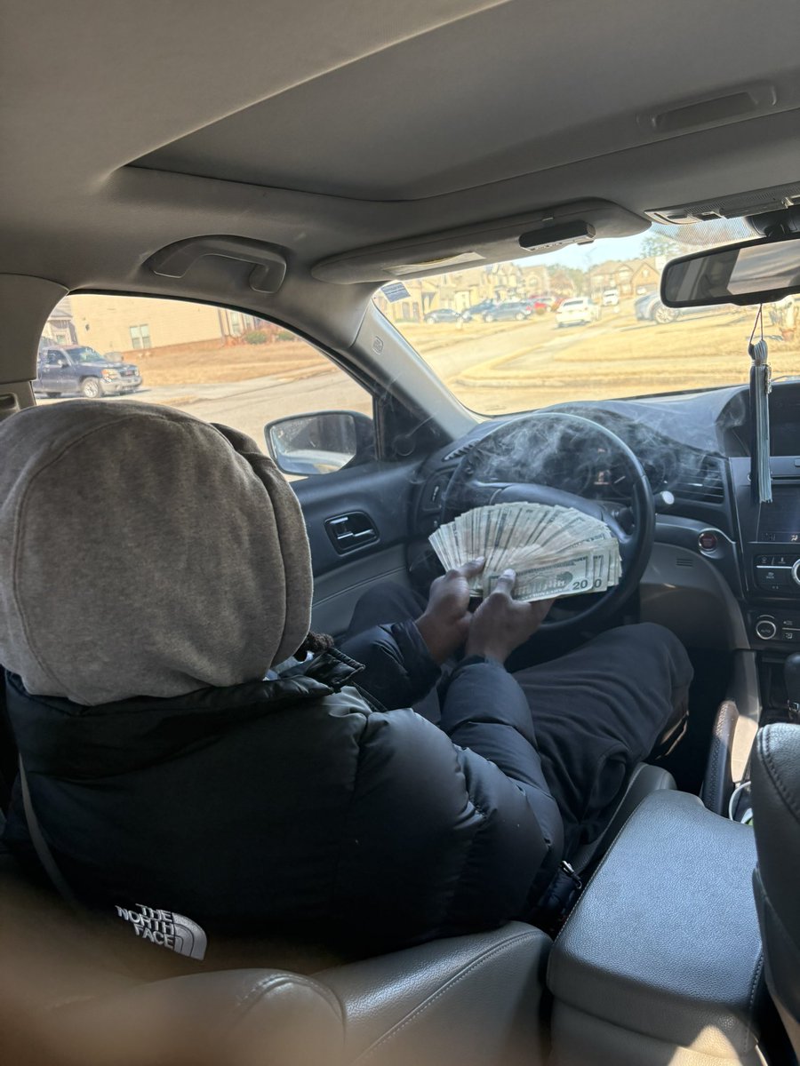 _billionairekim's tweet photo. ⏳ https://t.co/kP9I1YlNOc
