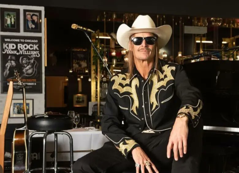 Curioso que Kid Rock ahora sea un ídolo conservador, cuando tiene una canción que dice que le gustan las menores de edad, que hay un video sexual de él y de Scott Stapp en el que se drogaba y recibían sexo oral de groupies y que tiene un récord de arrestos por alcohol y drogas.