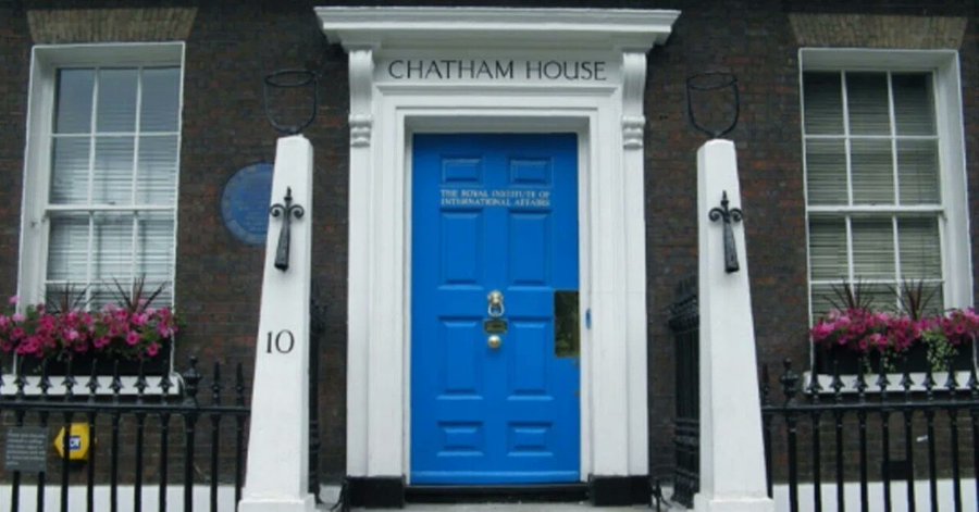 0_fighter_taka's tweet image. 🌐🇬🇧英国の柱の頂点に立つのは #チャタムハウス（#RIIA）であり、🇬🇧英国（※実際には全世界）の政策アジェンダを策定しています。

このアジェンダは🇬🇧英国政府の各機関（及び世界中のシンクタンク）に配布され、各機関は国民全体に政策を推進する。