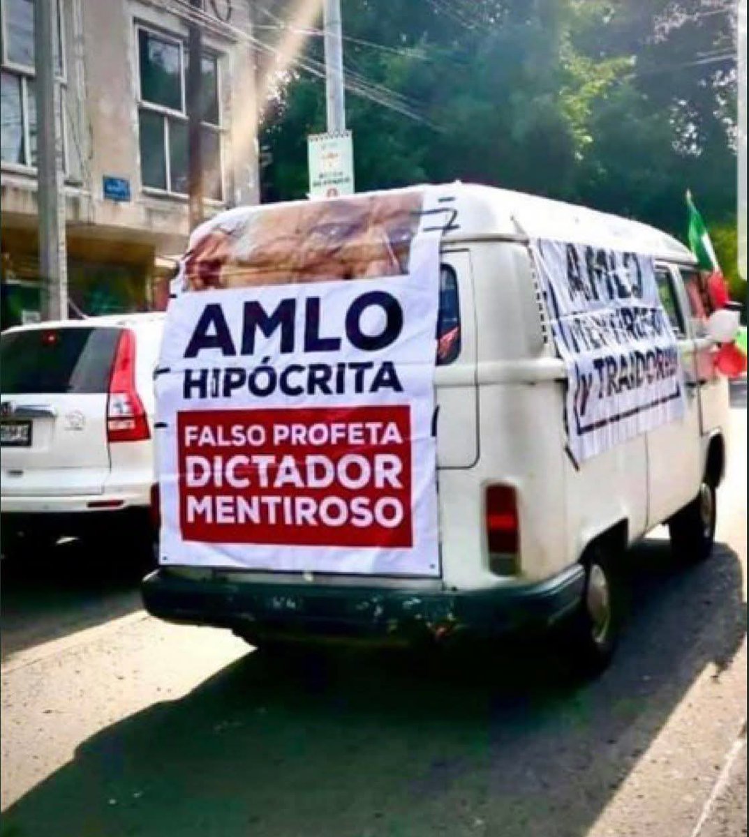Esta foto se debería hacerse viral, si estás de acuerdo comparte.
<a href="/lopezobrador_/">Andrés Manuel</a> hijo de 1000 put⅘.