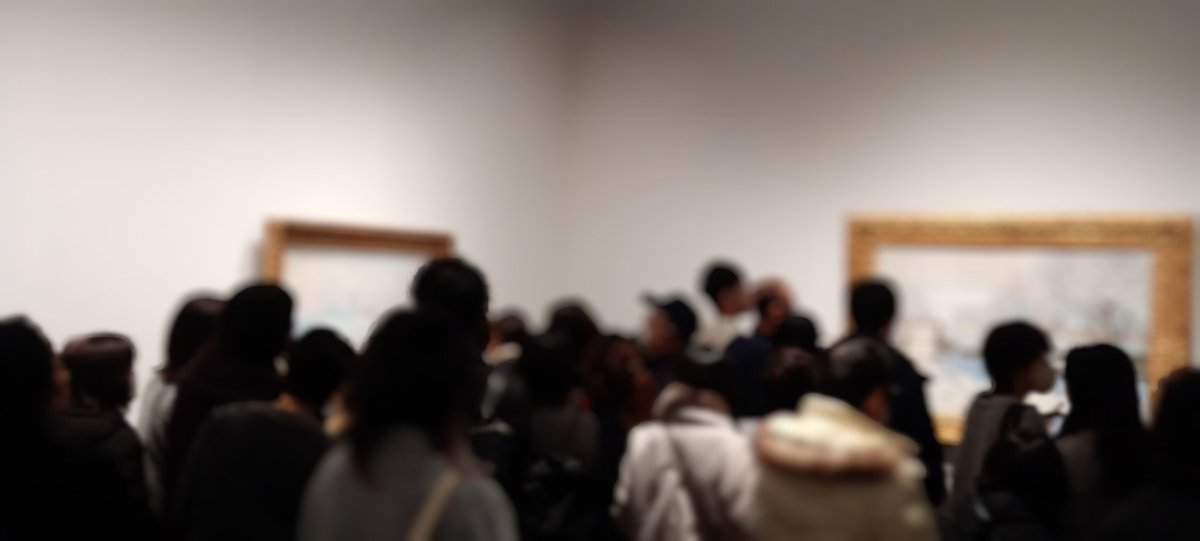 nwp_u's tweet photo. アーティゾン美術館のモネ展を見に来たのですが、激混みすぎてほぼ見れず…私、美術館行きはじめて2年も経ってないけど、私の中で過去最高の込み具合の展覧会…いま平日の午前中なはずですが…スーパーの特売かな？くらい…人が凄く…時間指定でこれなのか…来る日時間違えたかな🥲 https://t.co/fFm7NHJMEo