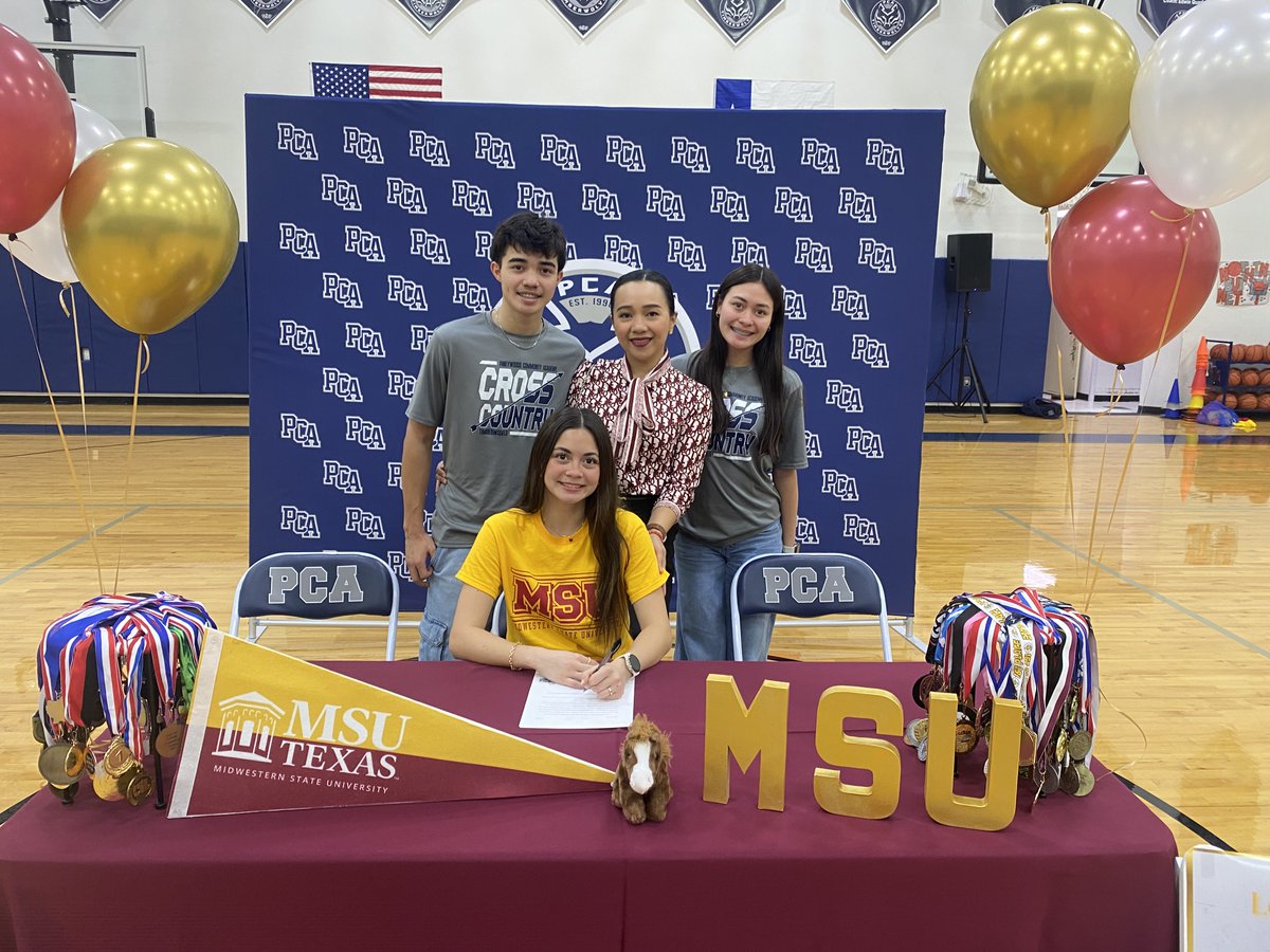 lufkindailynews's tweet photo. PCA’s Burke signs with Midwestern State (Story and photo by JOSH HAVARD/The Lufkin Daily News)
https://t.co/QZYD0gRGlZ https://t.co/GmIHirfeRD