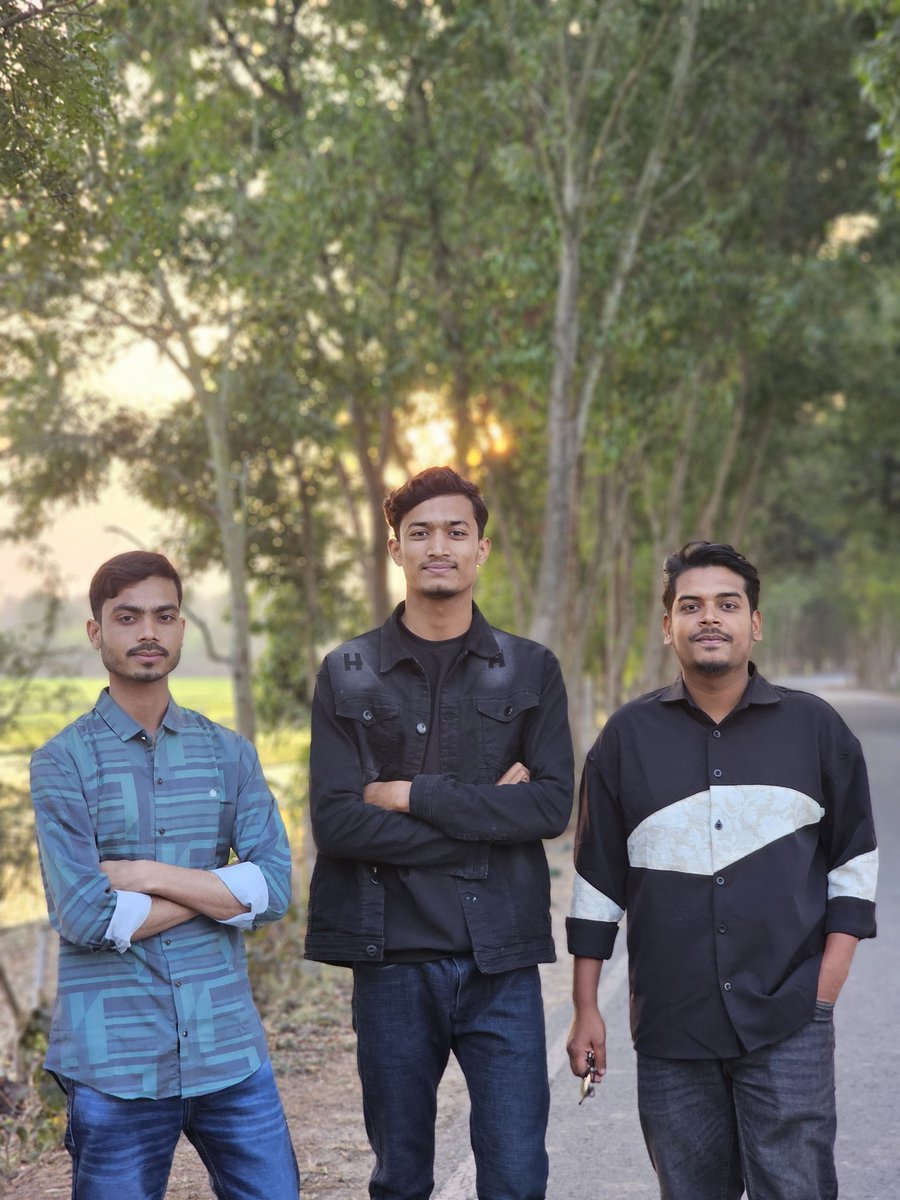 MdMim95's tweet photo. #NewProfilePic #พิมพ์กรกนก #eurovisiongr #ENHYPEN�� #chemtrails #KaranKundrra #Mim #طهران #الحرب_بدأت_الان #พร้อมราชภัทร #anotherboytj #ronaldo #Bangladeshi https://t.co/ty6kbTfSKT