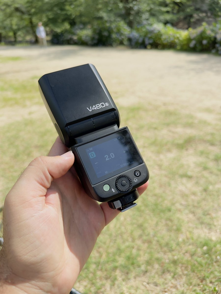 ilkoallexandrof's tweet image. シェア嬉しい☺️去年の春からもう1年近くめっちゃ使ってまーす❗️コンパクトでめっちゃいいクリップオンストロボだよ！iT30 と V1の間のモデルなので、コンパクトでめっちゃ使いやすいです

ストロボ👉 amzn.to/4rK0Hhm

そして、高くないのが最高でーす😀

イェーイ