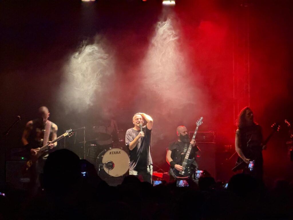 HeadbangingMX tweet media