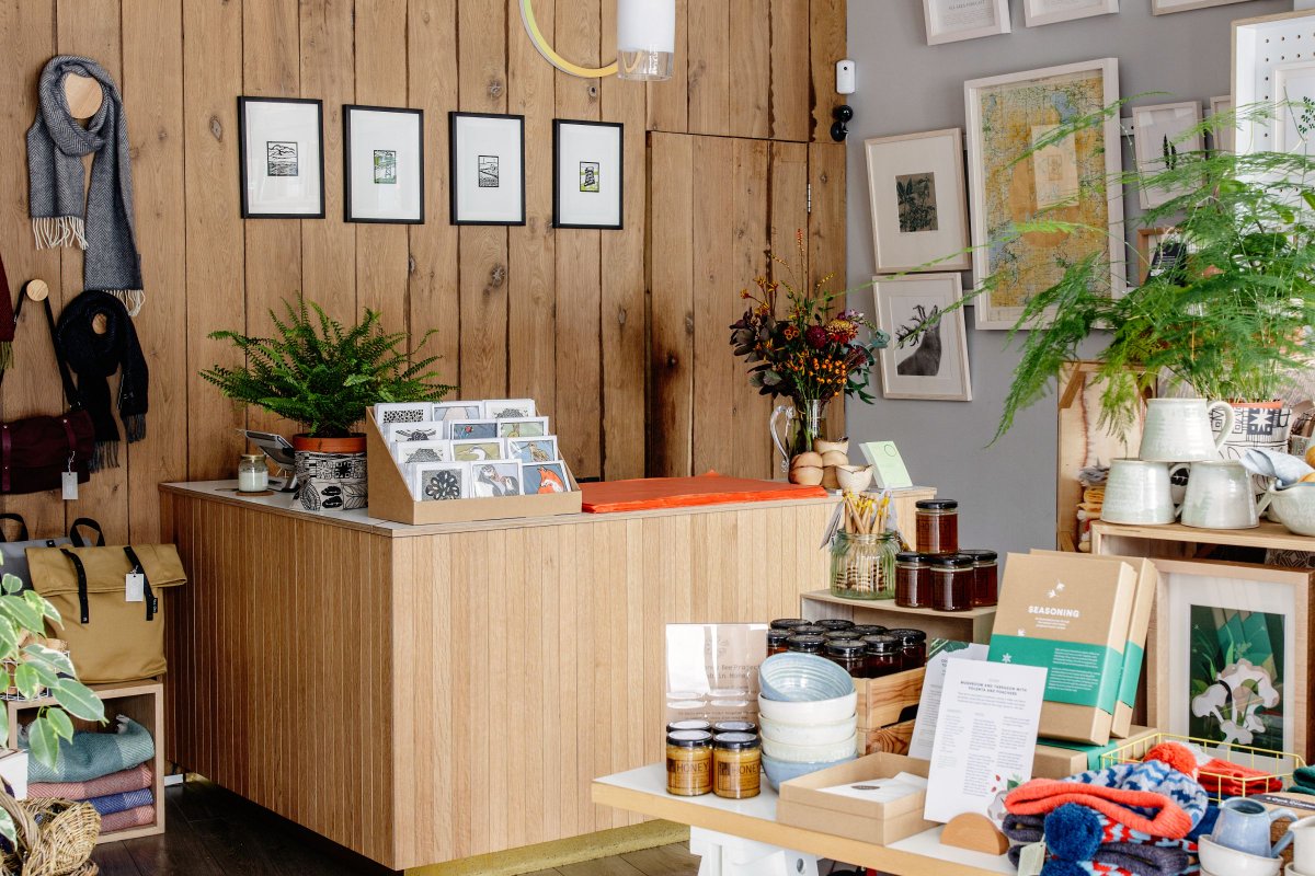 LEOLaois's tweet photo. Laois makers &amp; designers, this is worth knowing about.
The @DCCIreland  #MadeLocal campaign supports Irish craft and design businesses by making it easier for customers to identify, trust, and choose genuinely Irish-made products.

https://t.co/uJl72slYuC https://t.co/pO2B3r9YsU