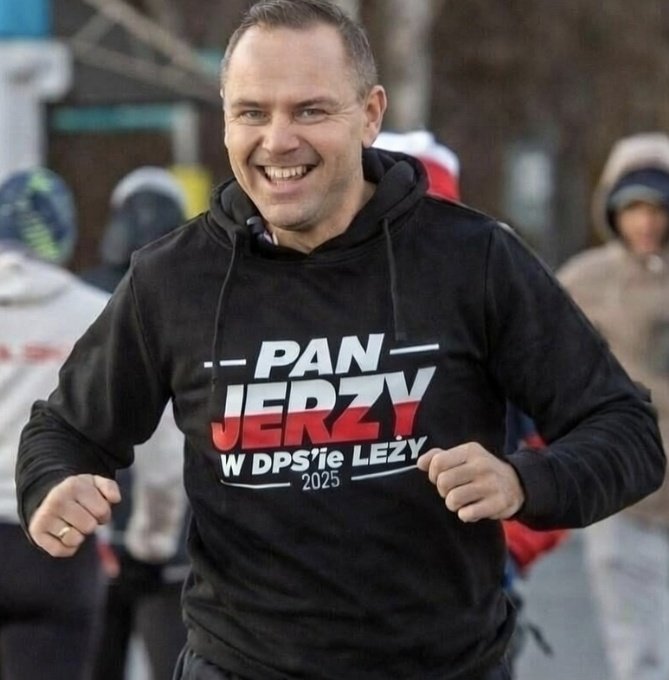 Internauci proponują trochę inną nazwę marki odzieży.