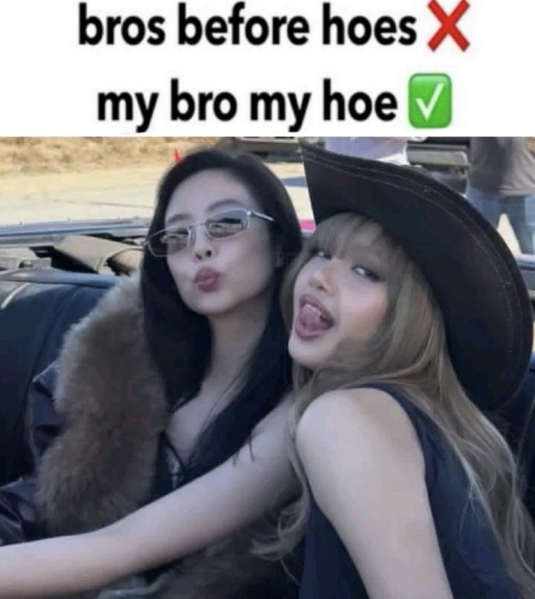 acervajenlisa's tweet photo. https://t.co/2NNZDVCD9V