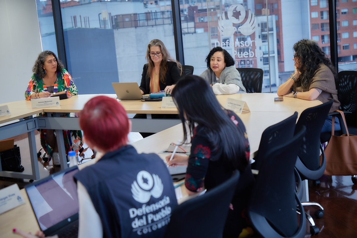 La Defensora del Pueblo, <a href="/MarnIris/">Iris Marín Ortiz</a>, expuso las vulneraciones de derechos humanos y las estrategias que se han desarrollado para la protección y garantía de los derechos de las mujeres, dando continuidad a la agenda bilateral con el Comité de Expertas del <a href="/MESECVI/">MESECVI-OEA CEVI</a> de la