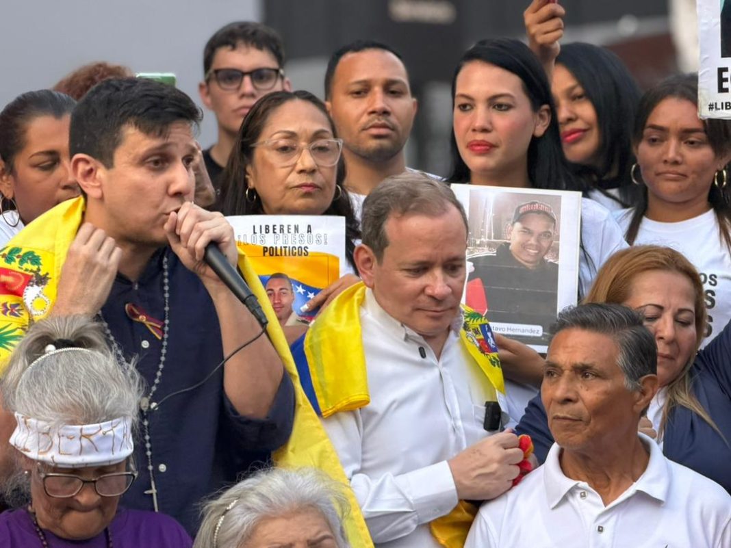 fronteraenlaweb's tweet photo. #09Feb | #Venezuela | La PUD califica nueva detención de Juan Pablo Guanipa como arbitraria e ilegal: "Debe ser liberado de inmediato" https://t.co/tBXbvdlbfq | #Política https://t.co/VMUDUVaWKo