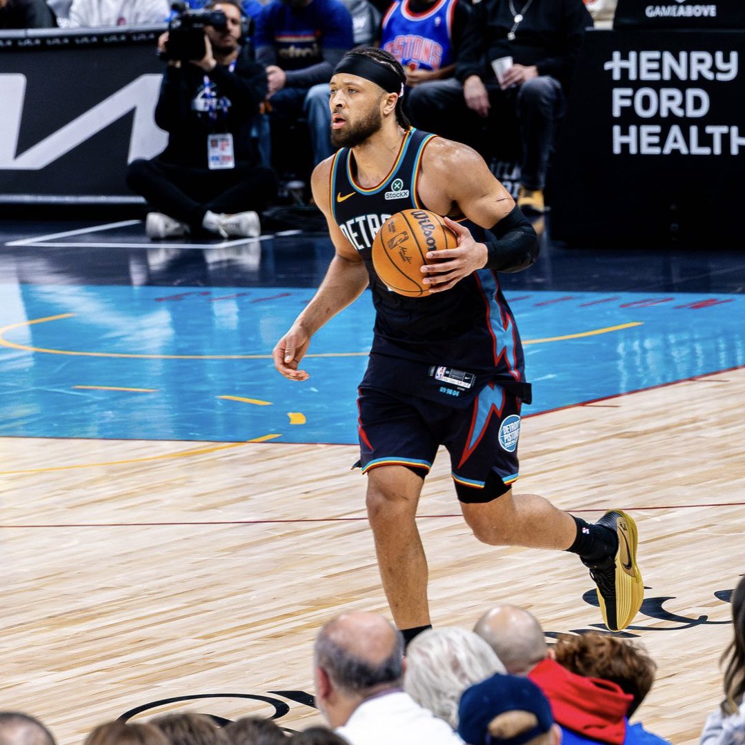 RTNBA's tweet image. NBA assist per game leaders this season:

1. Cade Cunningham, 9.7
2. Luka Dončić, 8.6
3. Jalen Johnson, 8.2
4. James Harden, 8.1
5. Jamal Murray, 7.5
6. LaMelo Ball, 7.5
7. Andrew Nembhard, 7.4
8. Isaiah Collier, 7.2
9. Davion Mitchell, 7.1
10. Stephon Castle, 7.0

Any surprises?