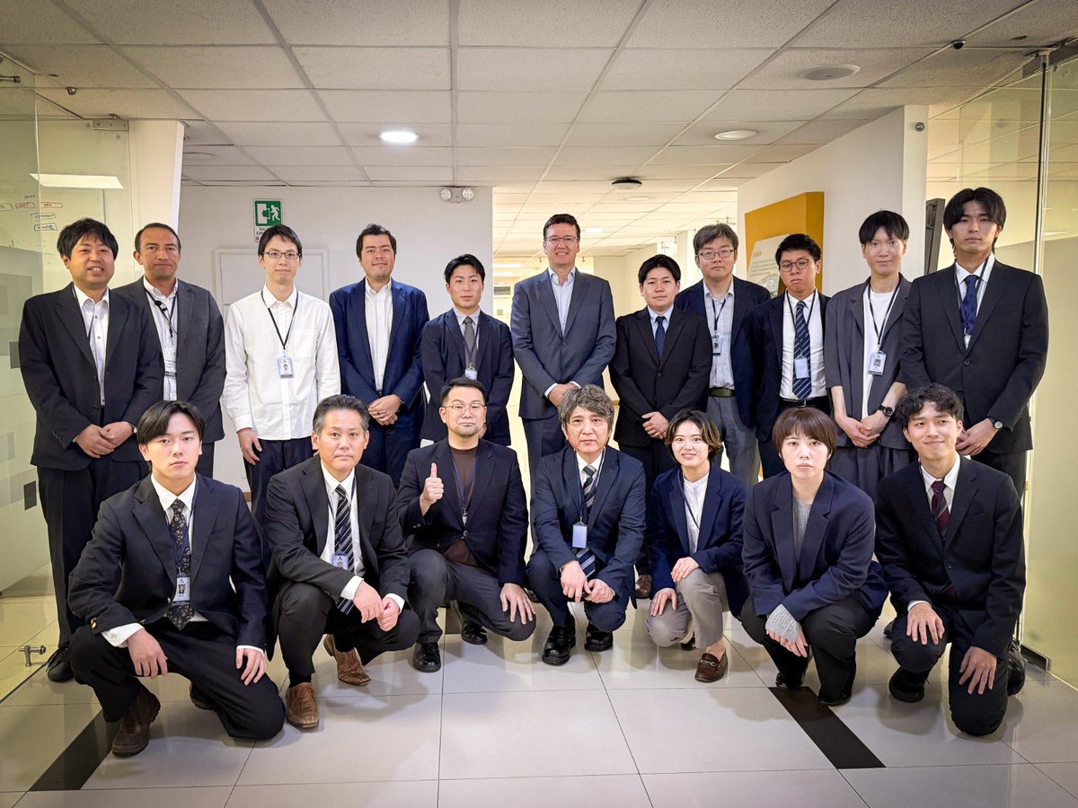 FedeCafeteros's tweet photo. ☕🇨🇴🇯🇵 Reafirmamos nuestro vínculo con el mercado japonés a través de “The World Behind a Coffee Cup”, el Curso de Calidad de Café de Colombia, que inició hoy y se extenderá hasta el 22 de febrero, con la participación de 15 compradores de 12 de las principales empresas cafeteras de Japón.

Con esta edición, el programa alcanza un hito histórico de 249 participantes, consolidándose como una de las iniciativas más estratégicas de @FedeCafeteros para fortalecer la relación comercial y cultural entre Colombia y uno de los mercados más exigentes del mundo.

#SabemosLoQueHacemos