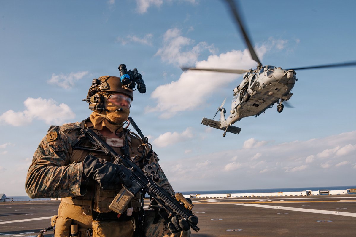 PacificMarines's tweet photo. Because Ladders are for #Amateurs! 🪢🚁
#PacificMarines and @USNavy MH-60S #Knighthawks execute fast-roping training in the Philippine Sea, Jan. 30, 2026.
📸by Lance Cpl. Victor Gurrola | @USMC https://t.co/u981vmIuIj