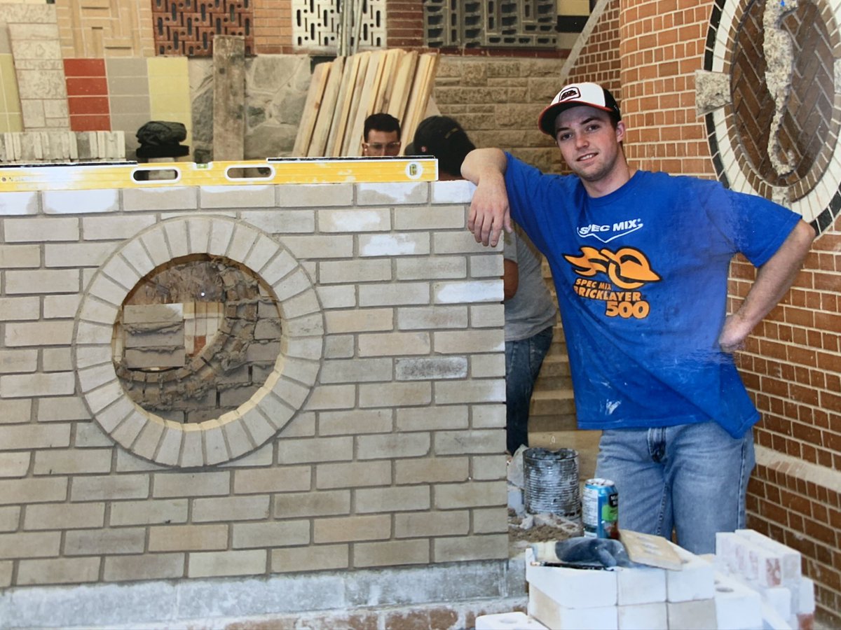 bigmx_radio's tweet photo. National Apprenticeship Week 30 years after my dad got his Red Seal, I got mine at pretty much the same age. #Bricklayer #BlueCollar #MasonryMonday https://t.co/Iu2qlljPkO