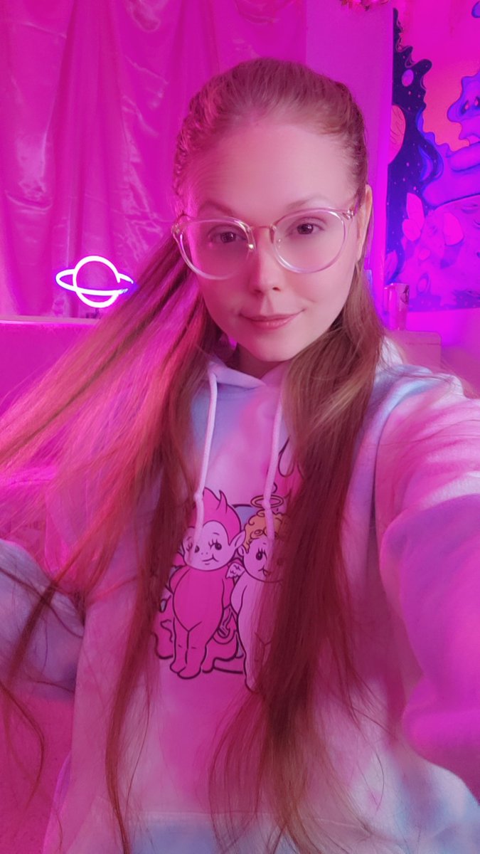 I'm LIVE on chaturbate wanna come hang out with me??