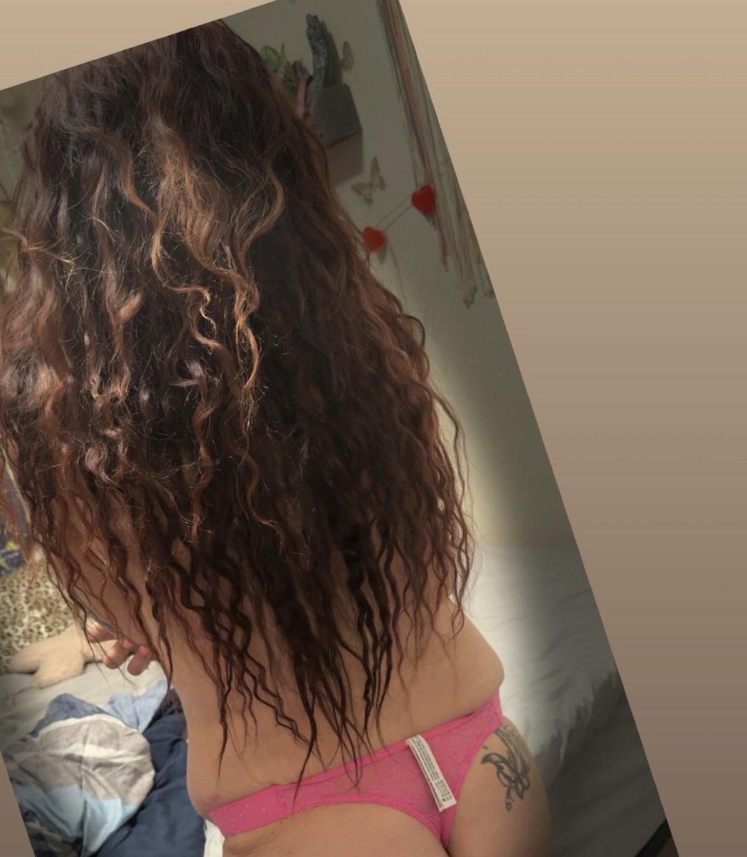 ShaunaShakur's tweet photo. Long hair don’t care , little ass matters ! https://t.co/ifm3FcG9GP