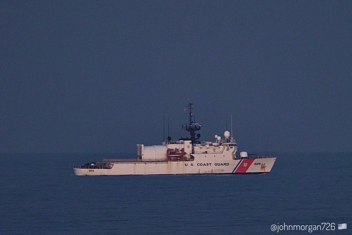 johnmorgan726's tweet image. USCGC CAMPBELL (WMEC-909) 🇺🇸 #USCoastGuard Famous-class medium endurance cutter four miles off the shores of Virginia Beach after leaving Portsmouth, Virginia at dusk. #ShipsInPics #UnitedStatesCoastGuard #WMEC909 #USCGCCampbell