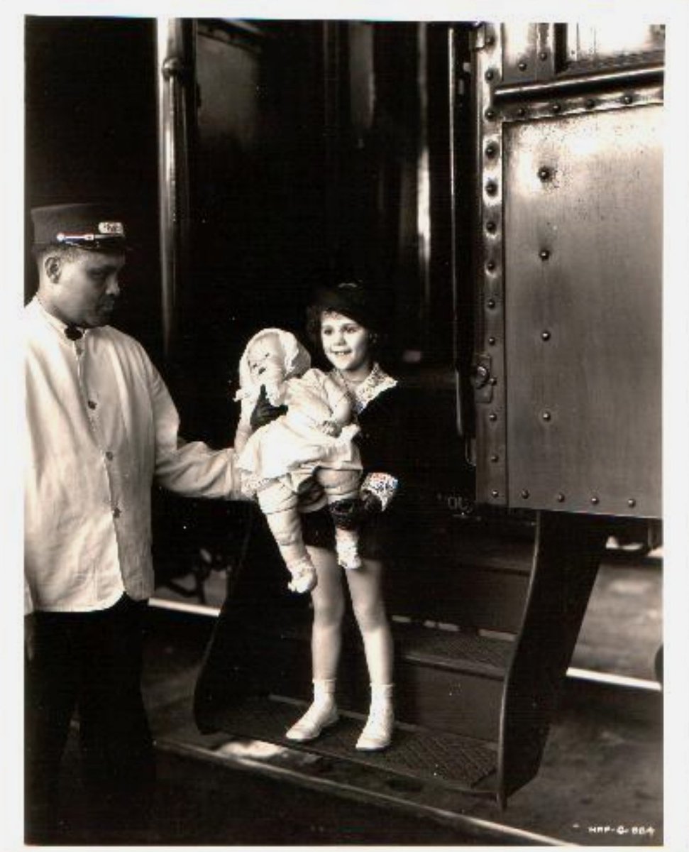 WallaceReid_'s tweet photo. 1936 #OurGang  Cecilia Murray born 
November 29, 1929   #Photo #MGM #HalRoach Studios she very well maybe with us, anyone one confirm this? @CineconFilmFest @tcm https://t.co/sxYEtSE68V