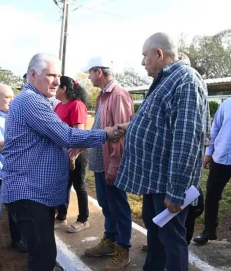 CubaOrtografia's tweet photo. Los que piden sacrificios y un sacrificado. https://t.co/G6s5NBfI2N