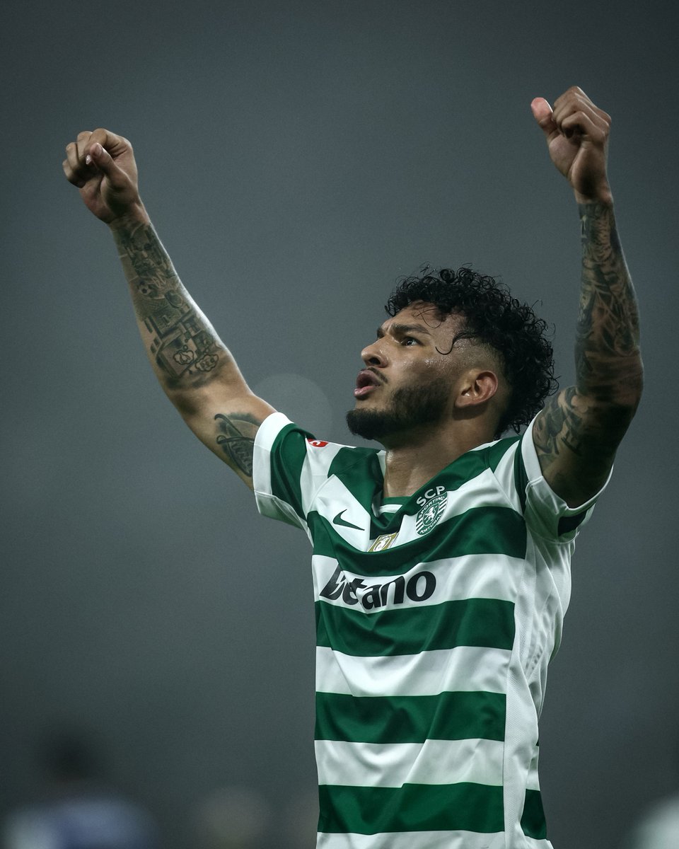 SportingCP's tweet photo. Luis 🇨🇴 Suárez #FCPSCP https://t.co/DxBnZjtxq1