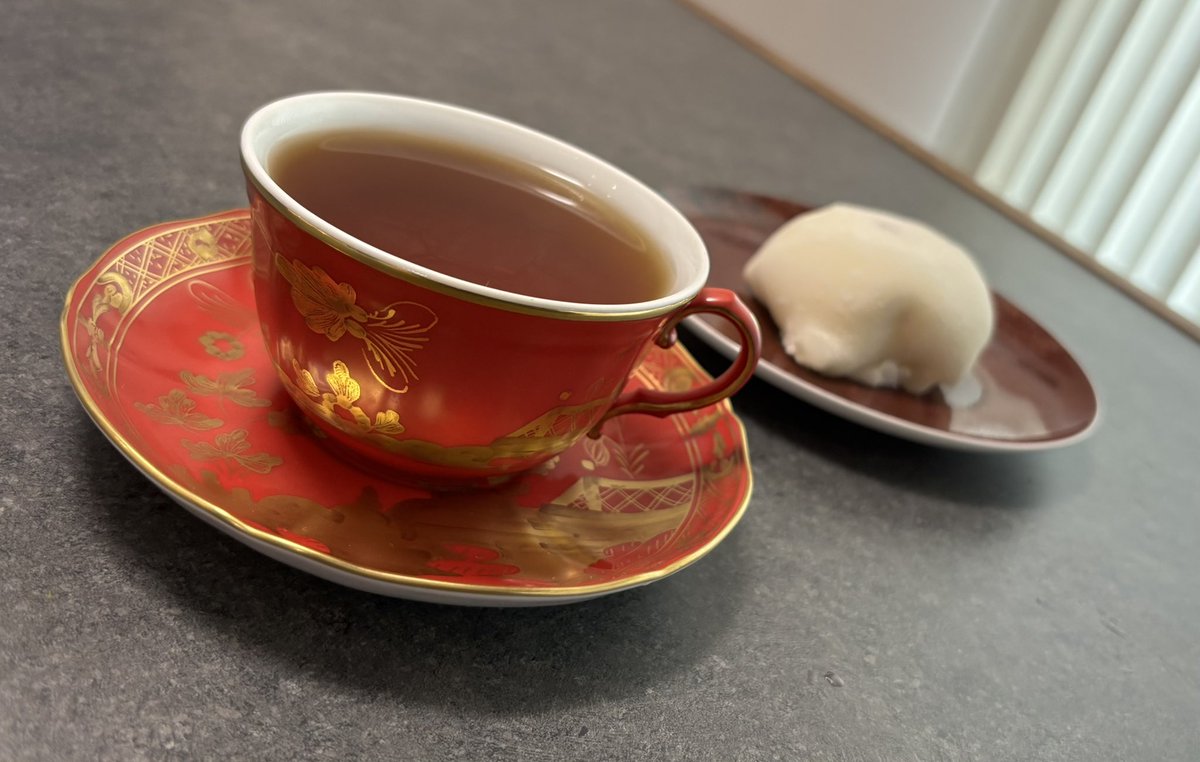 お昼の紅茶

おやつは苺の大福

Lu-yuもだけど、少し発酵加えたスモーキーなお茶めちゃくちゃ美味しい・・

☕️ ORIENTE ITARIANO ルブルム
🌱 EMPEREUR CHEN-NUNG / MARIAGE FRERE