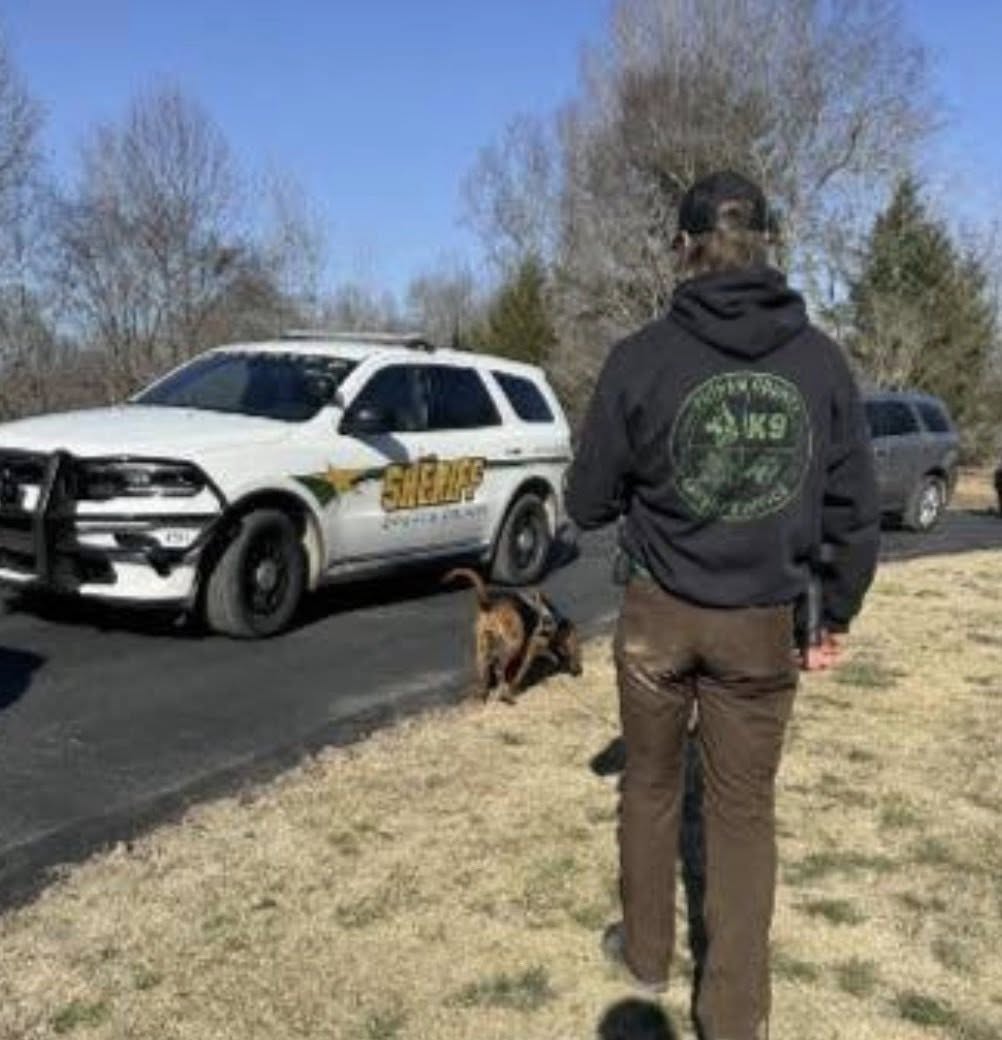 Check out this article about the Putnam County Sheriff's Office Bloodhound Team that located a missing man with dementia in TN! Great Trail Sgt. Dronebarger and our very own K9 Iris! He used the SEKR Scent Evidence Vacuum to collect a scent article #SEKR facebook.com/NickBeresNC5/p…