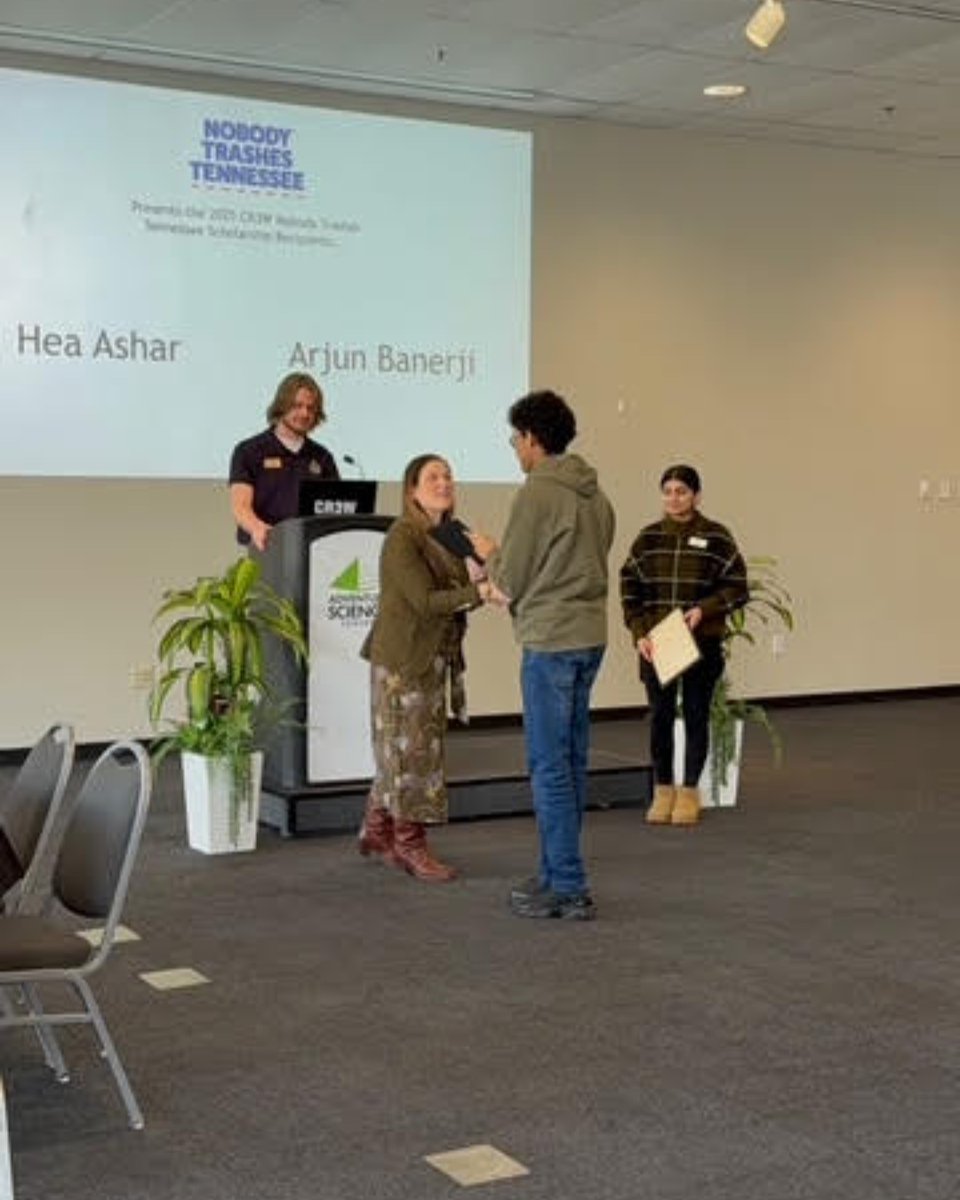 Nobody Trashes Tennessee tweet media