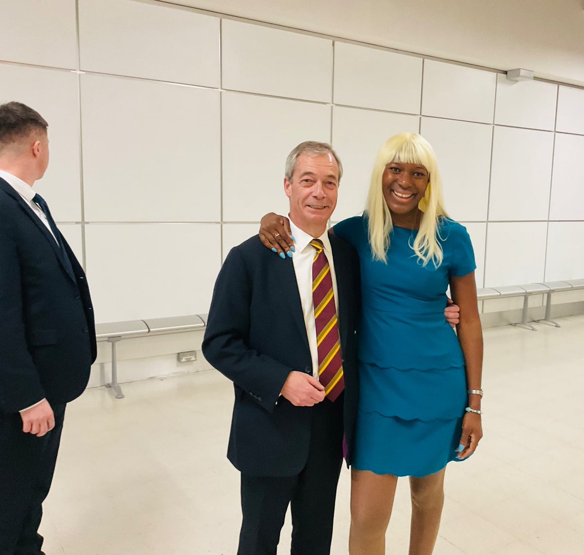 CeliaHibbert's tweet image. The Prime Minister of our hearts 💕 He's fighting for My Family, My Community, and My Country. 
@reformparty_uk conference today. @Nigel_Farage #greatbritain #commonsense #wolverhampton #ReformUK #politics #rally #Election2026
@ReformDaily_

facebook.com/share/p/1C6f3w…
