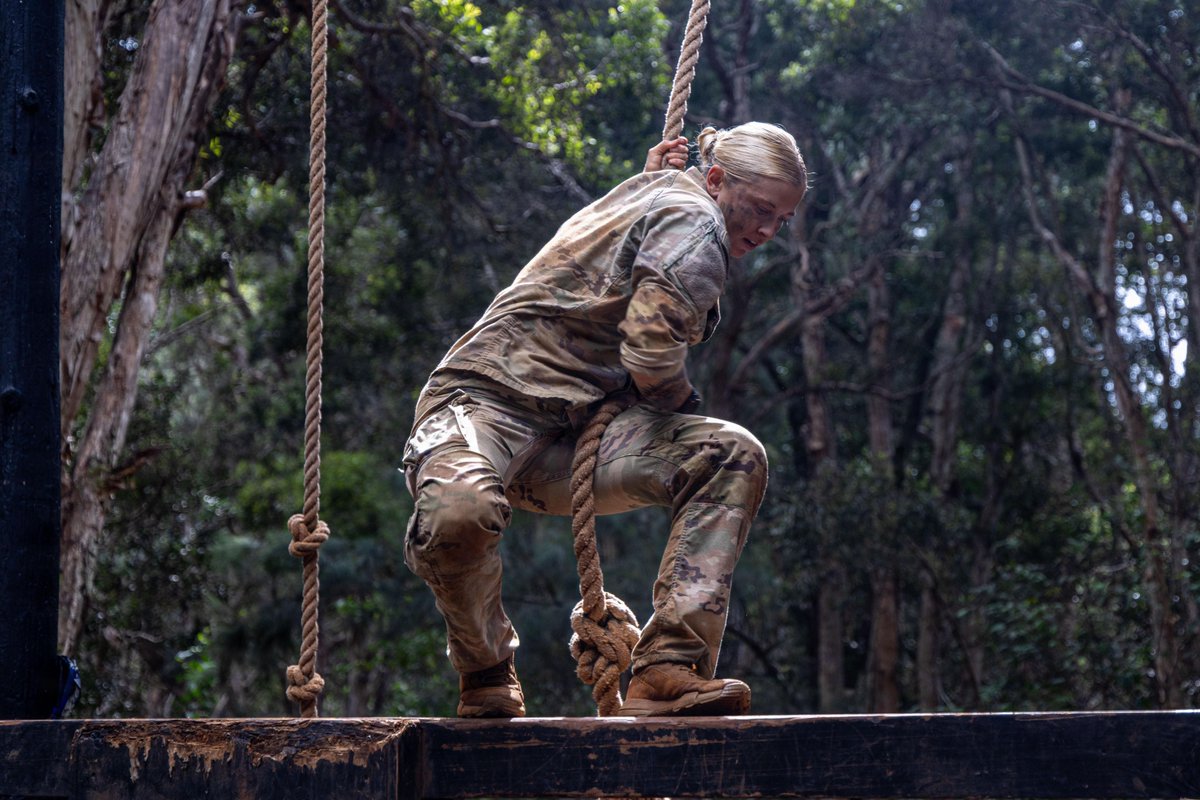 25thID's tweet image. #25ID DIVARTY proudly hosted the @INDOPACOM Best #Redleg comp, showcasing joint &amp;amp; allied fires dominance. Congrats to all winners, especially our #AustralianArmy allies on their two category wins. This is what readiness and #Interoperability look like. #Artillery #KingOfBattle