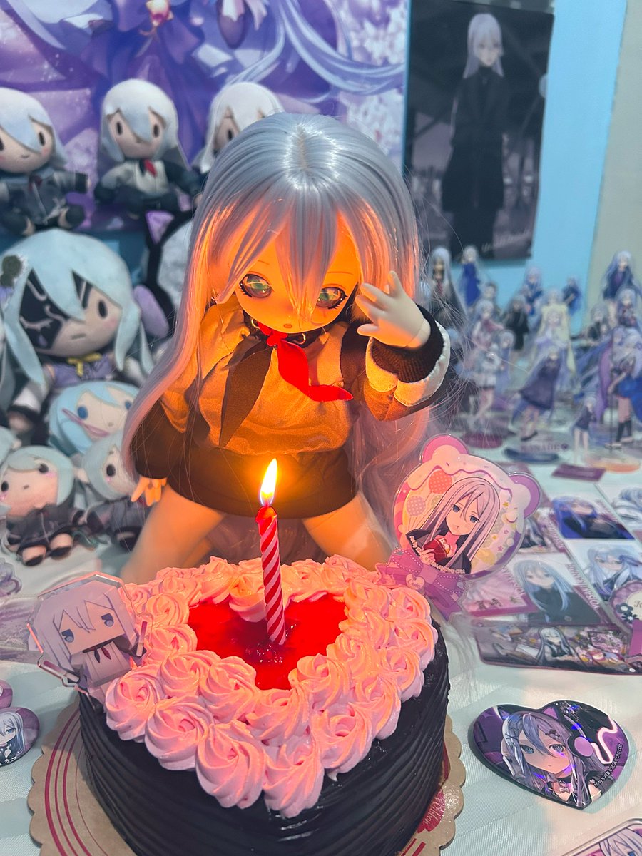 hawdimeow's tweet photo. 🎂 https://t.co/fNVH1zOnj1