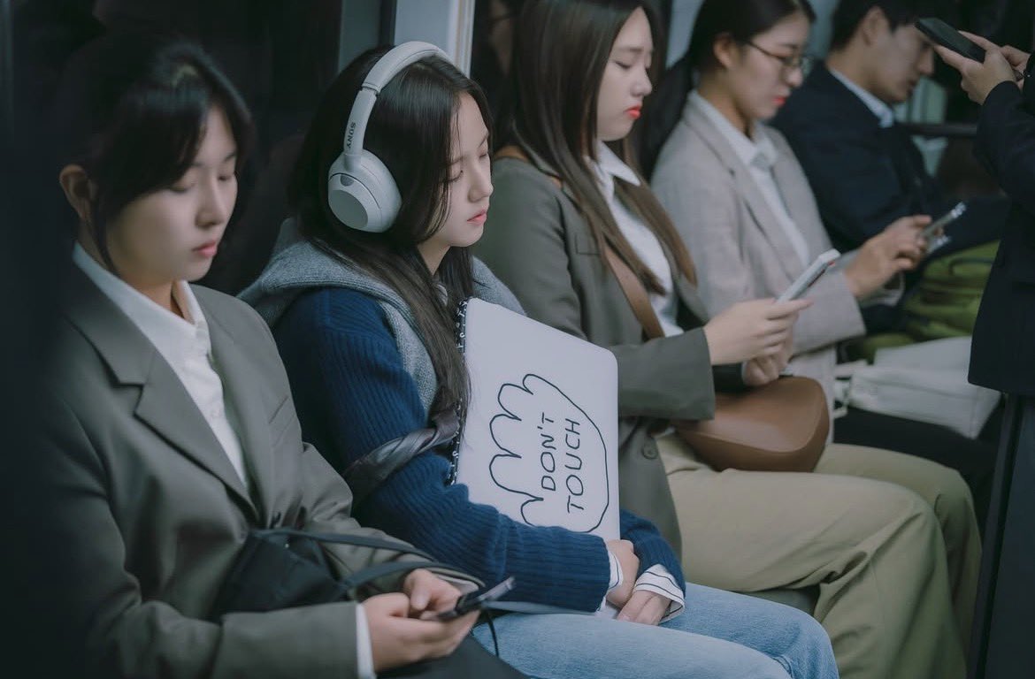 NEWSJISOO's tweet image. #JISOO as Seo Mirae in new ‘Boyfriend on Demand’ still cuts.