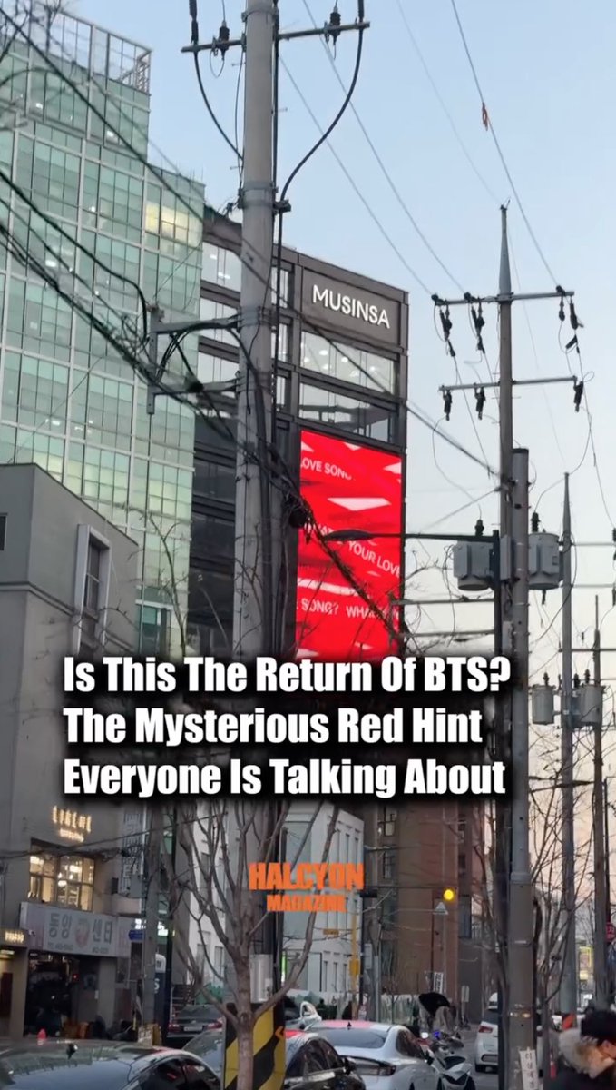 beyond_ARMY_'s tweet image. @/halcyon.magazine on Instagram (instagram.com/p/DUiBerhEhF6/) also posted about Seongsu-dong, Seoul, South Korea

Some people are incorrectly tweeting that it's Tokyo, Japan -- it is not.

Screenshots are of the electronic billboard on the Musinsa Building (built in 2022) in