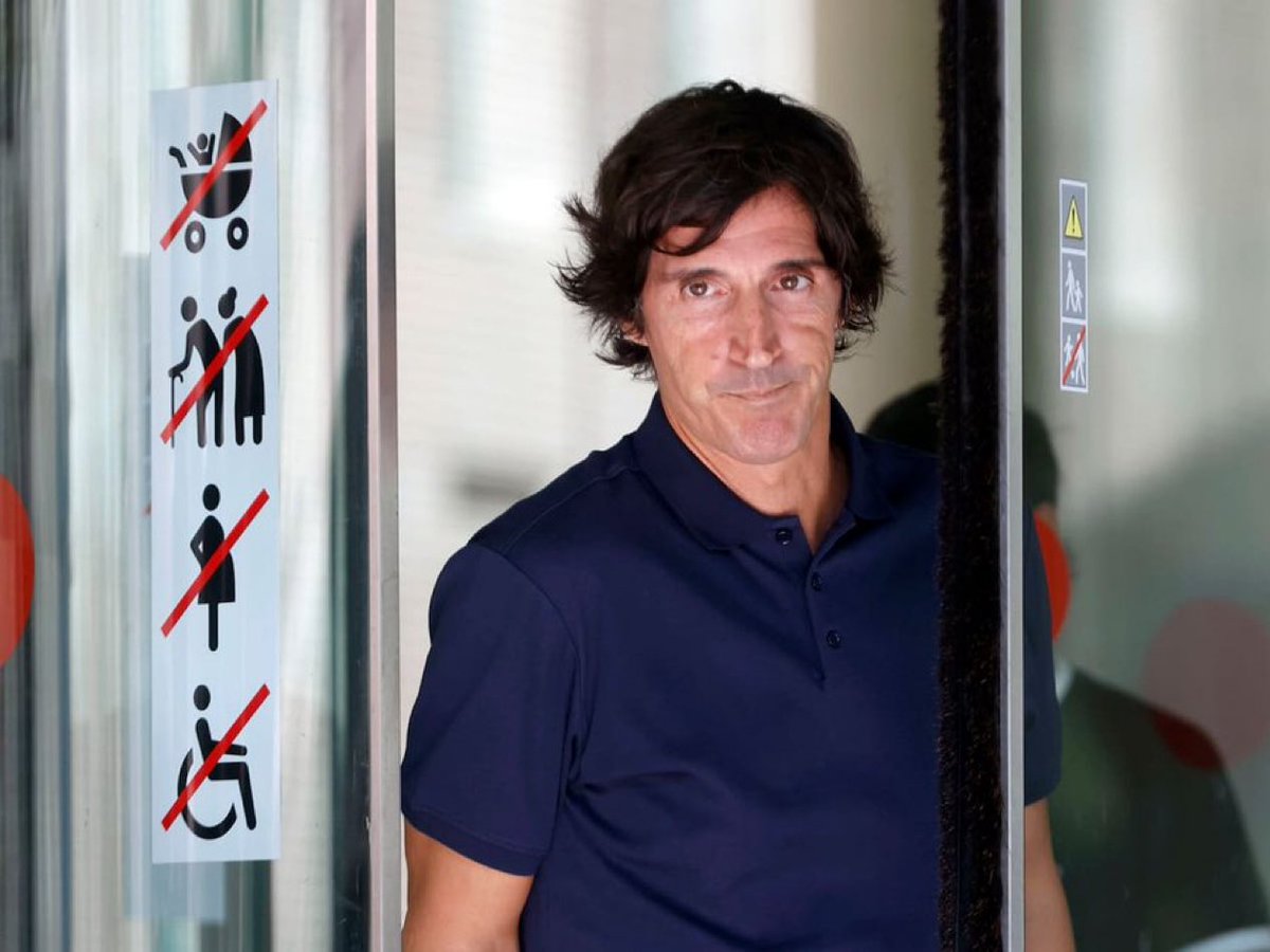 🗣️Gerard López:

"Negreira es un error histórico del Barça pero de ahí a que se comprasen árbitros....yo estuve en el filial y recibía los informes arbitrales del hijo de Negreira que me eran súper útiles"