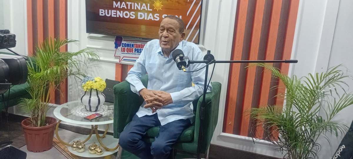 #IMÁGENES DE LA ENTREVISTA DE ESTE VIERNES PASADO DONDE CONVERSAMOS CON <a href="/rafaelvasquez/">Rafael Vasquez</a> Fiquito con quien intercambiamos temas de gran Interés. 
<a href="/aminvasquezARVC/">Amín Rafael Vásquez</a> <a href="/nadiaandujar02/">nadiaandujar</a> <a href="/juantaverash/">Juan T H</a> <a href="/SanzLovaton/">Yayo</a> <a href="/gilbertguzmantv/">Gilbert Guzman</a> <a href="/Osirismora8/">@Osirismora</a> <a href="/adolfoperezdl/">Adolfo Pérez - Fito -</a> <a href="/GloriaReyesG/">Gloria Reyes</a> <a href="/JesusFelizSDN/">Jesús Féliz</a>