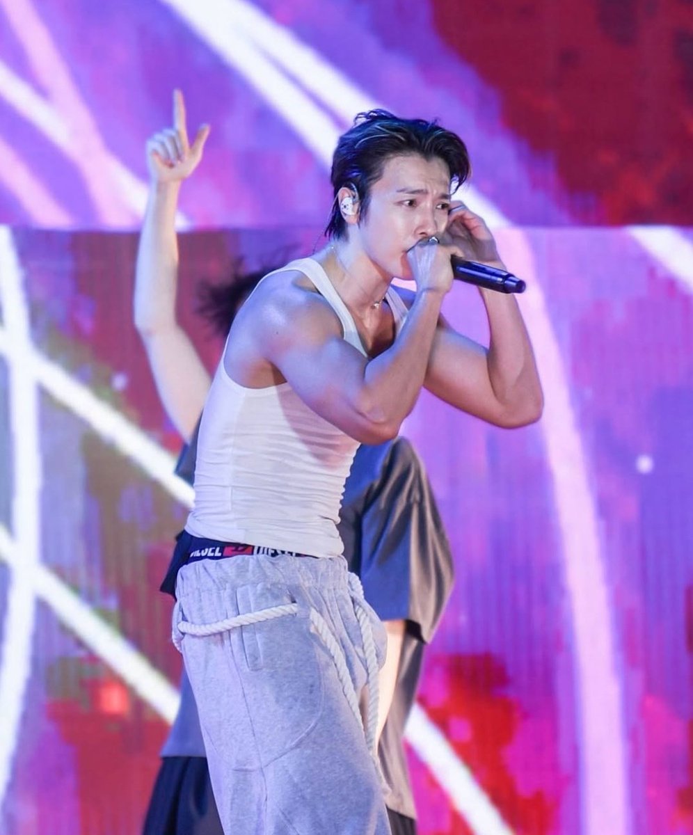 ¡La noticia que #ELF esperó por 19 años finalmente es una real! 

#Donghae de Super Junior / D&amp;E, se prepara para lanzar su primer álbum solista en abril.