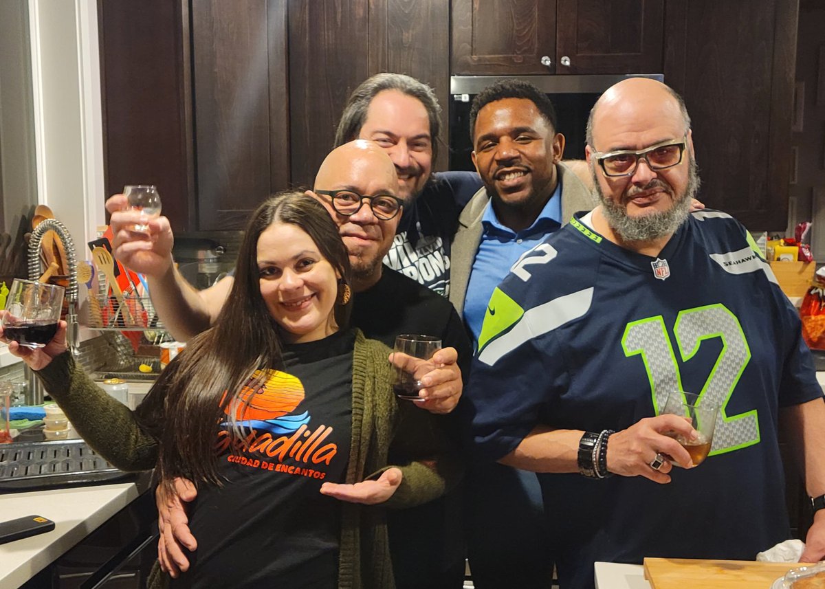 Hanging out last night with Washington Wine's photographer, William Munoz, while watching the Seattle Seahawks win the Super Bowl.