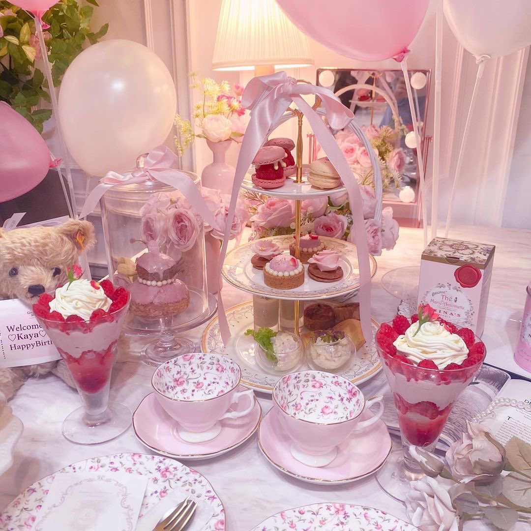 retreating to my mental tea party. again