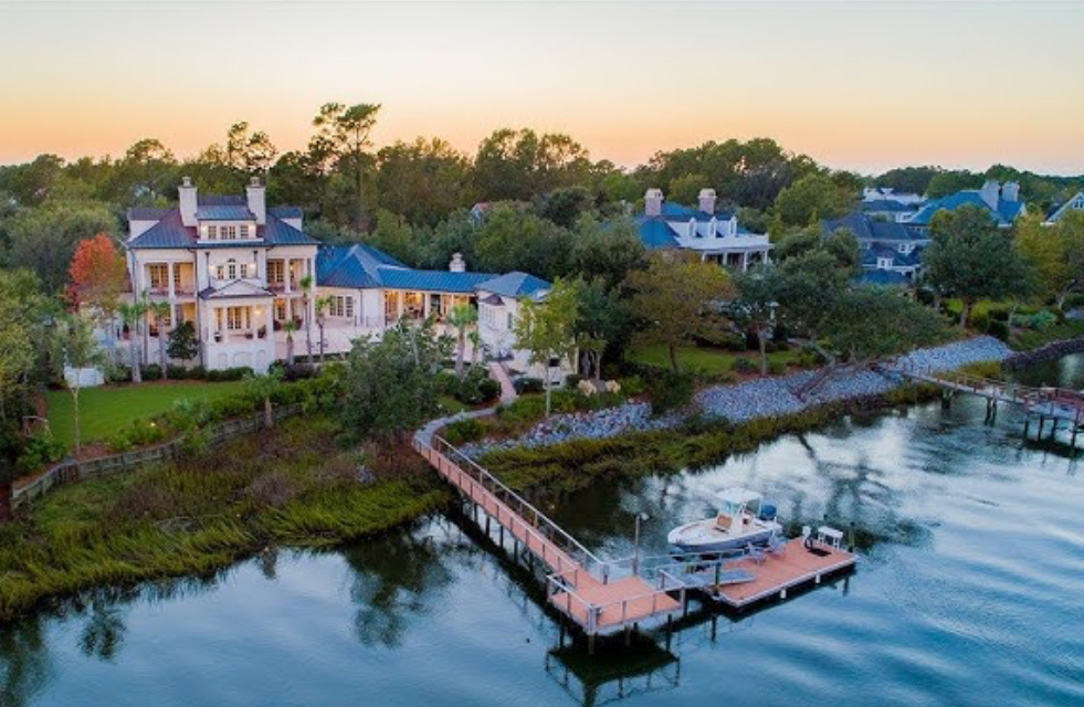 T4JuicePlus's tweet photo. Thinking about Daniel Island? 🏠 Our new guide outlines market trends, tips for buyers &amp; sellers, and why this Charleston community is so desirable. Read it: https://t.co/4JlAeZJsOa #DanielIsland #RealEstate #HousingMarket https://t.co/bZOLOuTGC5