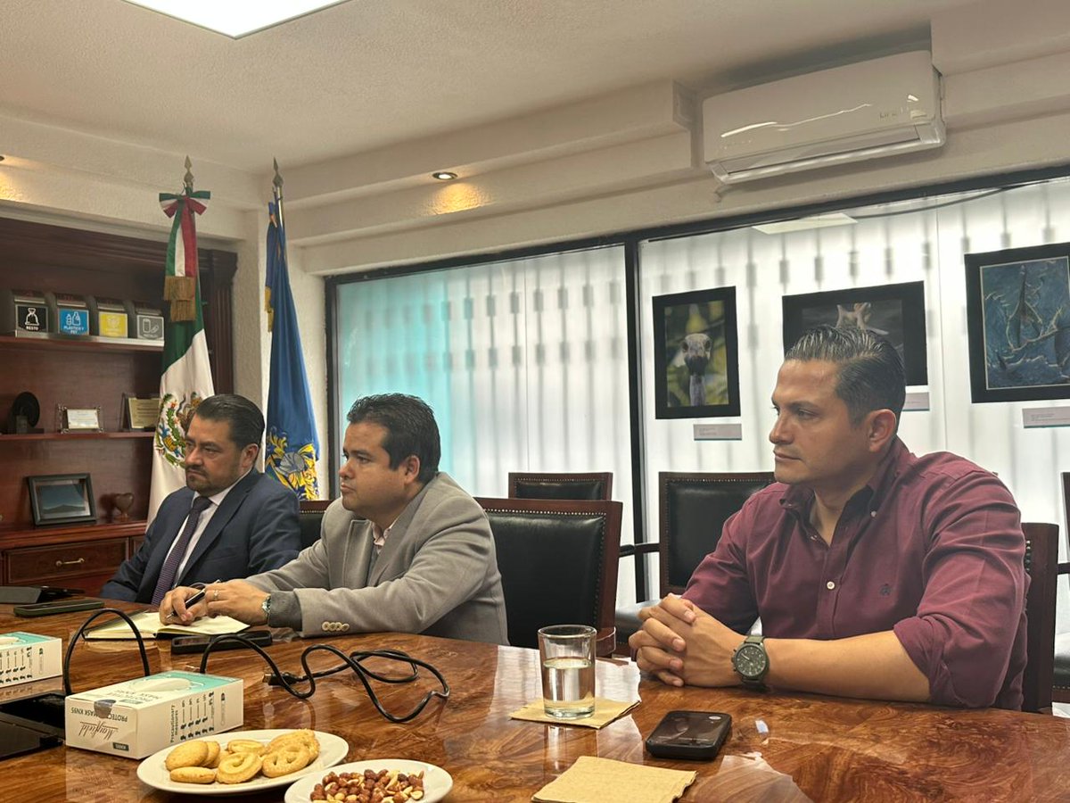 Nos reunimos con Paola Bauche, titular de la <a href="/SemadetJal/">SEMADET Jalisco</a>, para dialogar sobre desarrollo sostenible y construcción responsable.

Refrendamos nuestra voluntad de coadyuvar con la autoridad ambiental, aportando capacidad técnica y experiencia para construir responsablemente.