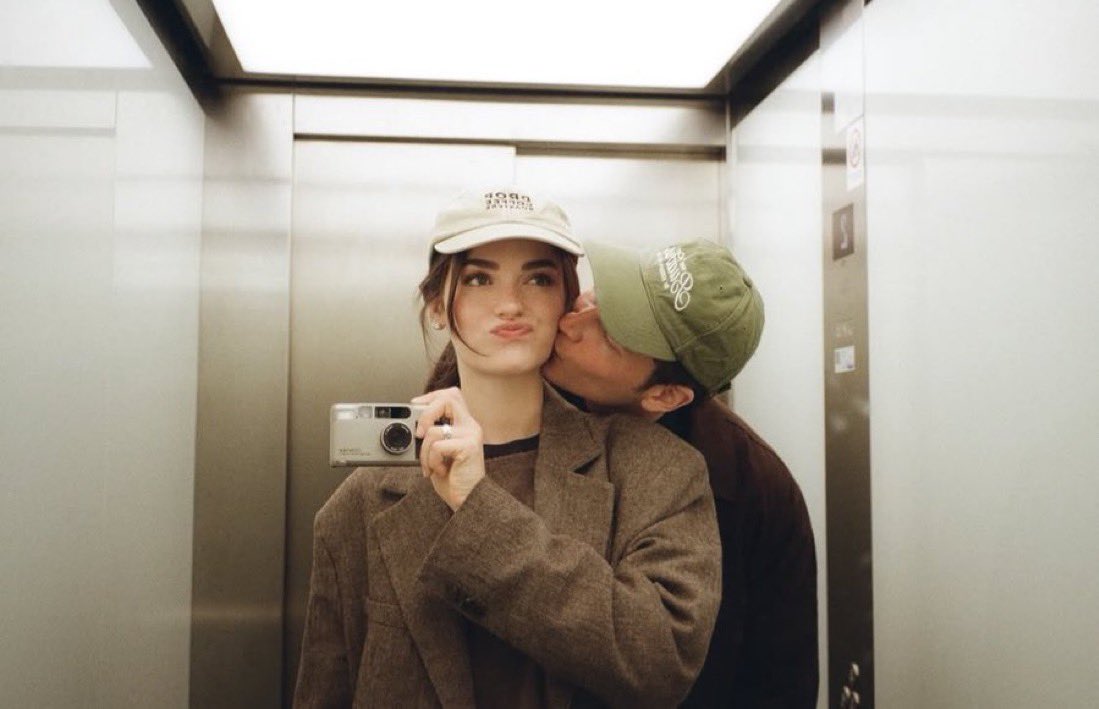 loveofdaily's tweet image. 