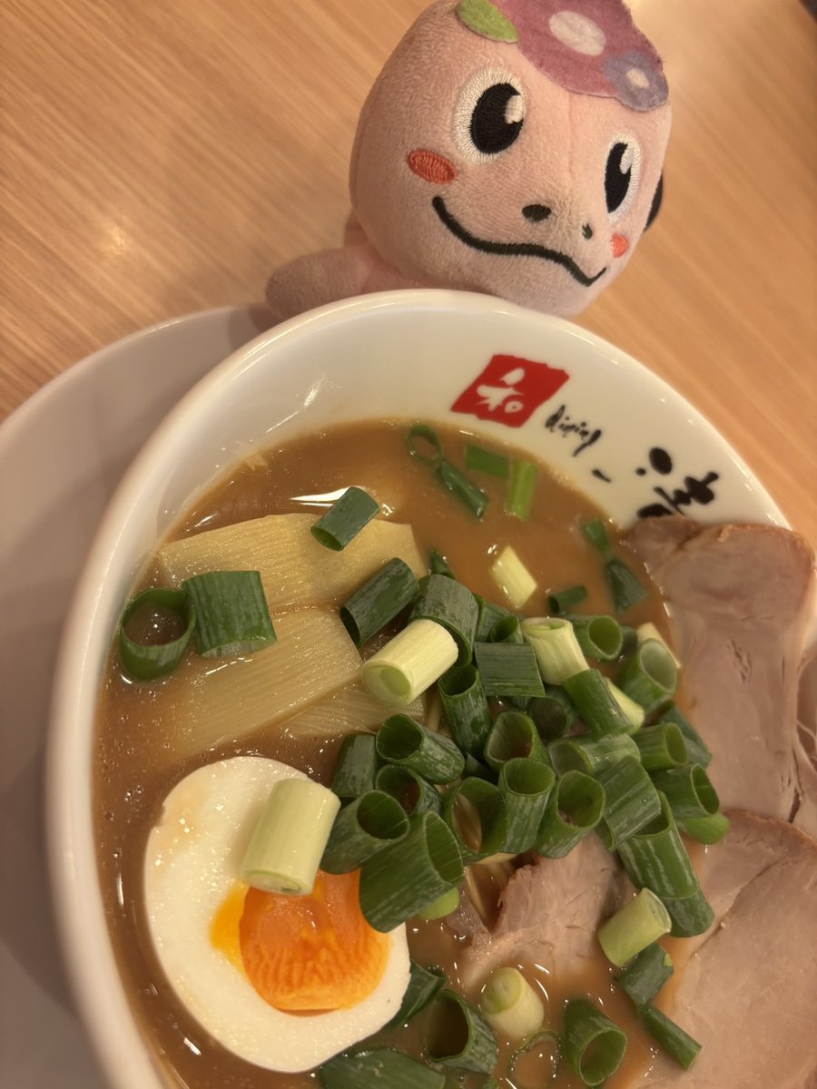 みんなおはよ～！

今日も寒いなぁ
こんな寒い日は温かいラーメン食べたいなぁ🍜

今日も一日頑張ろうね❣

#りょっち