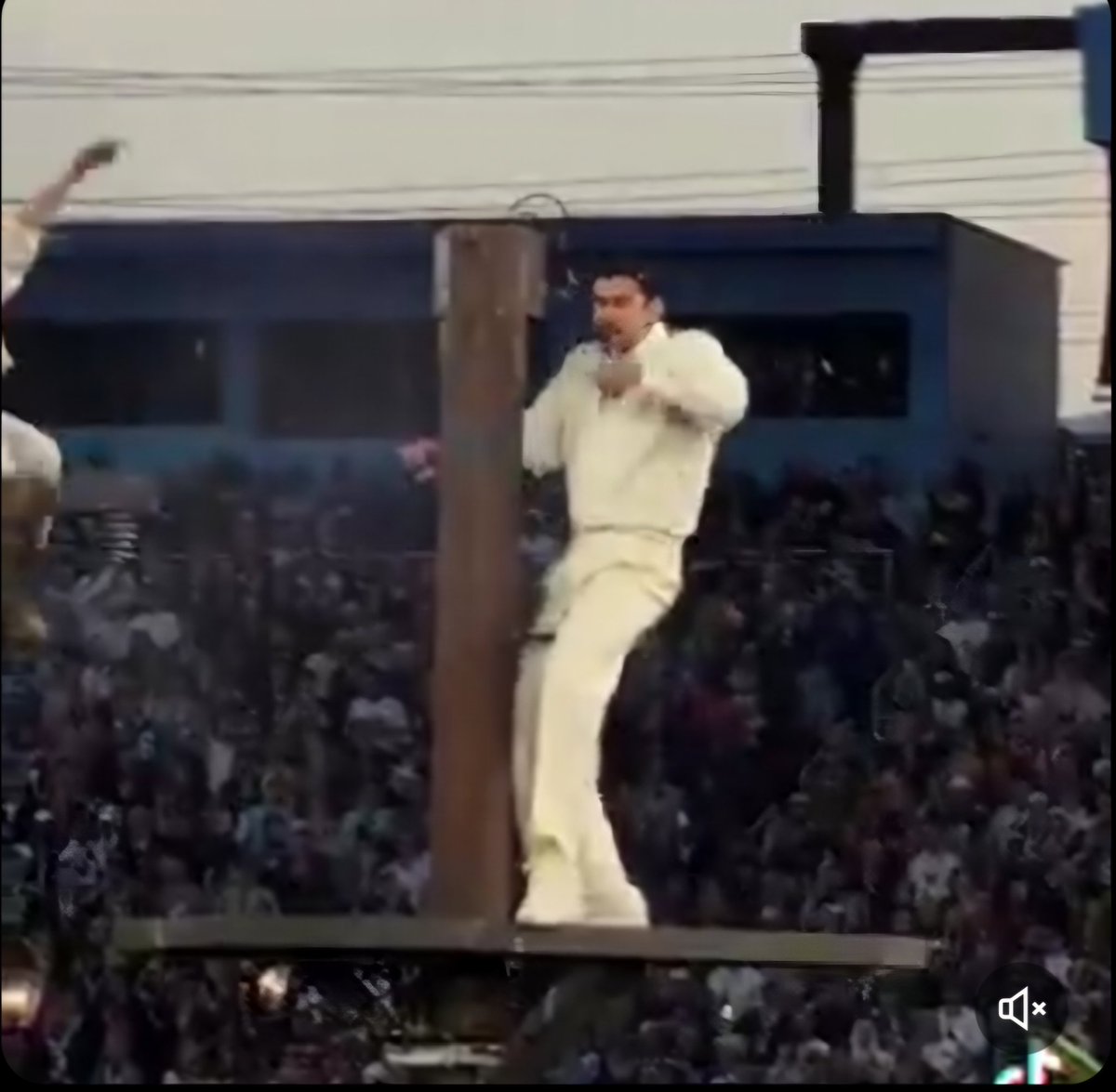Yo <a href="/PoleDancingPooh/">PoohThePoleDancer</a> 
that bunny dude must be a lineman too, he was performing on a telephone pole