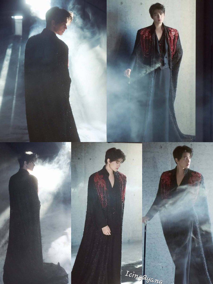 icingquinyang2's tweet photo. #vampirevibes #YangYang #performancecreator stands in #smokeandshadows wearing a luscious embellished red and black cape giving an #eerie #mesmerizing #hypnotic aura
#NinthOfTheMonth goodies https://t.co/dQbv2URDfj